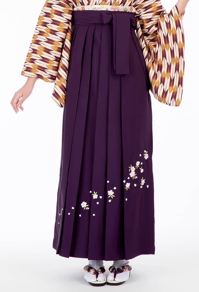 ムラサキ・金茶矢がすりと紫斜め刺繍ザクラの卒業式袴