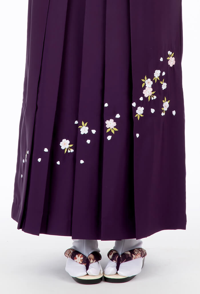 ムラサキ・金茶矢がすりと紫斜め刺繍ザクラの卒業式袴