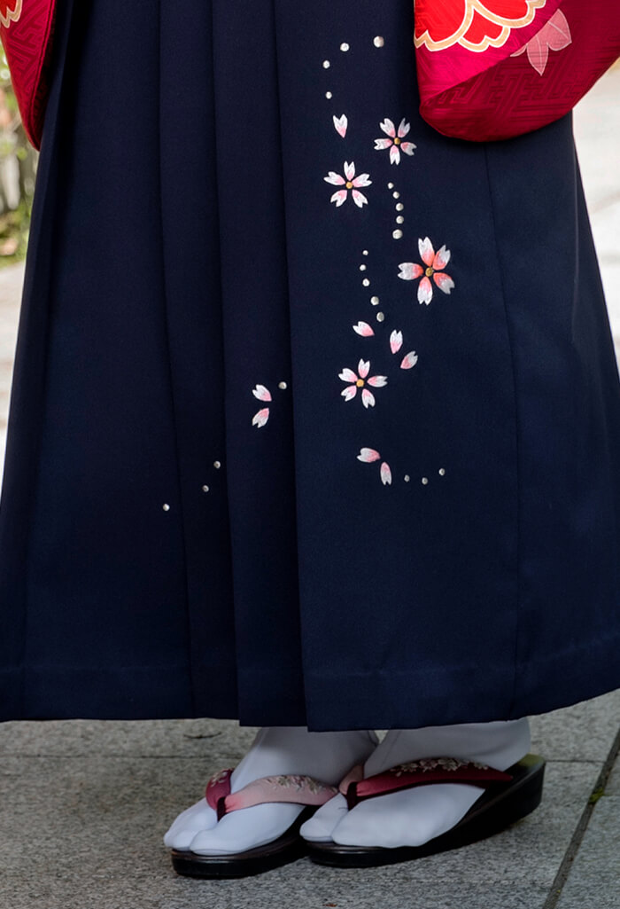 ワイン地花モダン×紺 桜刺繍 | 卒業式袴レンタルのアンジュ