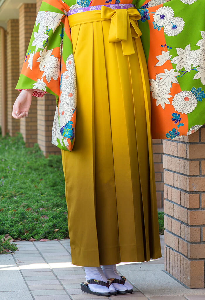 オレンジ黄緑に大菊と黄色ぼかしの卒業式袴