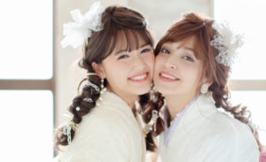 レース着物を着た袴姿の女性