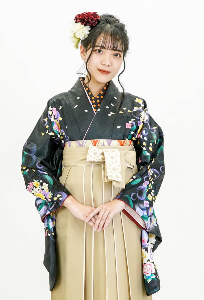 レンタル袴：クロラメしゃぼん玉×ベージュライン紐水玉