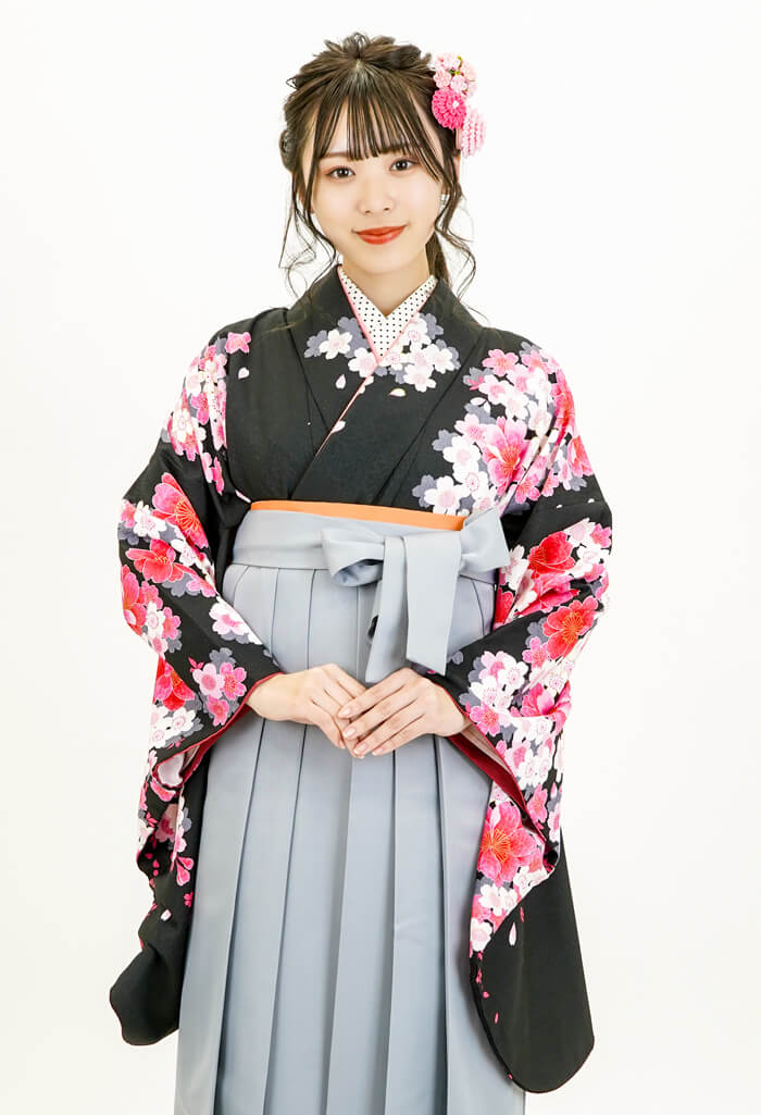 卒業式のレンタル袴：クロに藤桜×ホワイトグレー