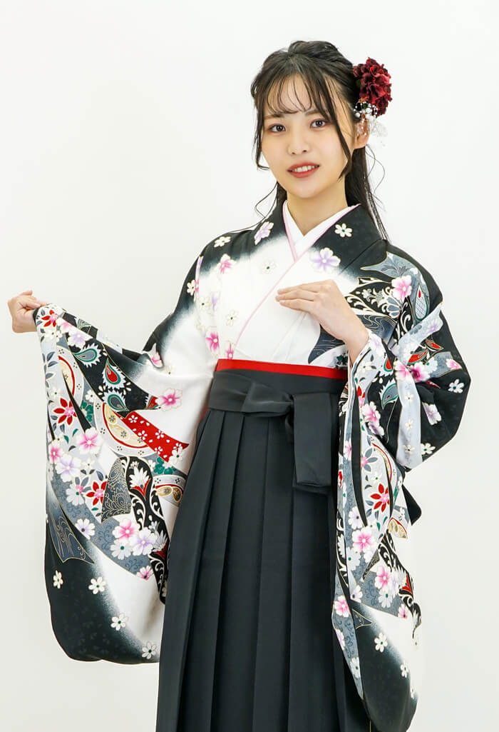 レンタル袴：白地に黒束ねのし×黒すだれ