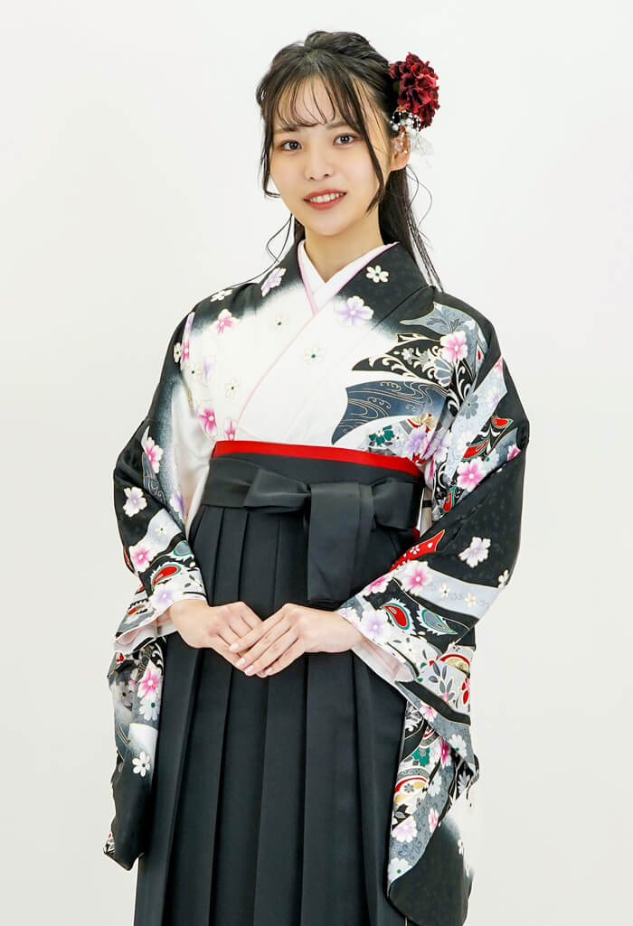 レンタル袴：白地に黒束ねのし×黒すだれ