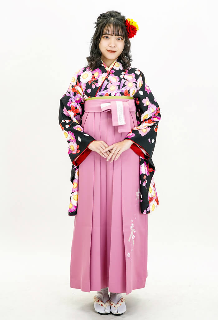 卒業式のレンタル袴：クロサクラ小紋×ピンクレースリボン