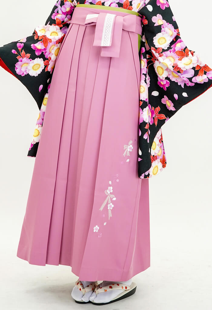 卒業式のレンタル袴：クロサクラ小紋×ピンクレースリボン