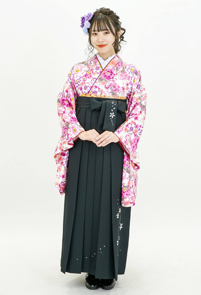 【卒業式 袴 レンタル】CCC526_OKR114 白地にローズ花小紋_クロシシュウ桜