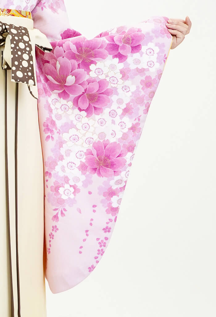 レンタル袴：ピンクに藤桜×クリームライン紐水玉