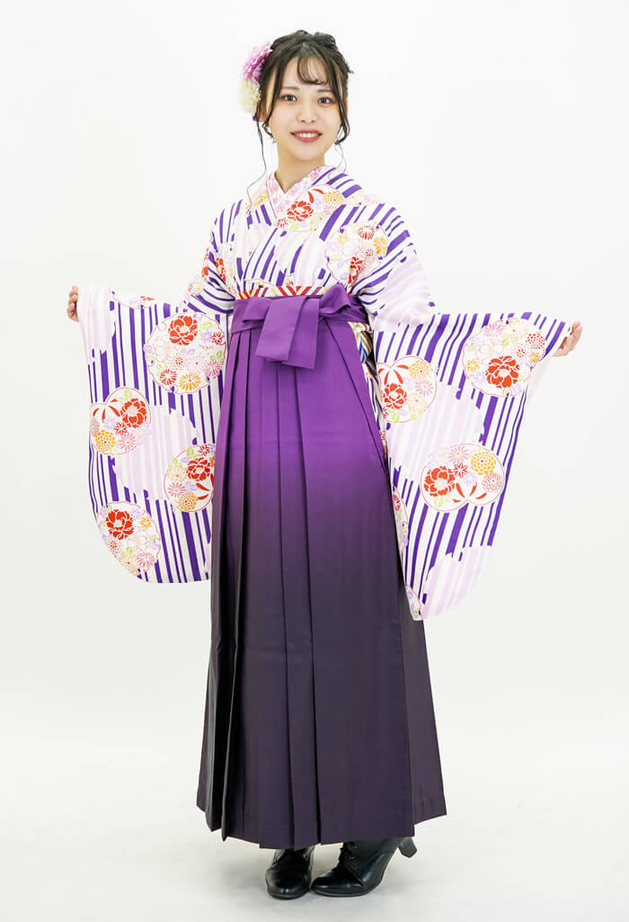 卒業式のレンタル袴：紺縞華かがみ×ムラサキボカシ