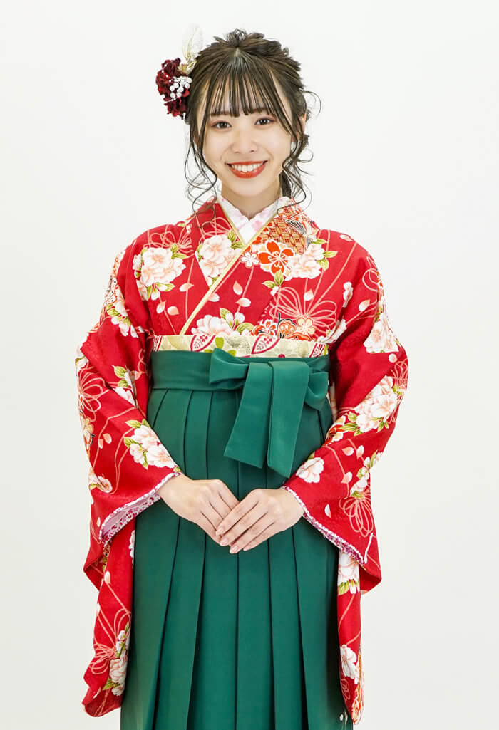 卒業式のレンタル袴：HL赤桜花束× グリーン斜め刺繍ザクラ