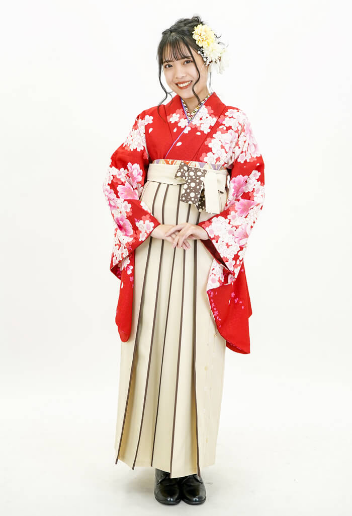 卒業式のレンタル袴：赤に藤桜×クリームラインすだれ
