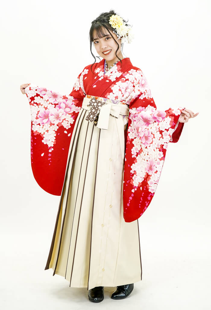 卒業式のレンタル袴：赤に藤桜×クリームラインすだれ