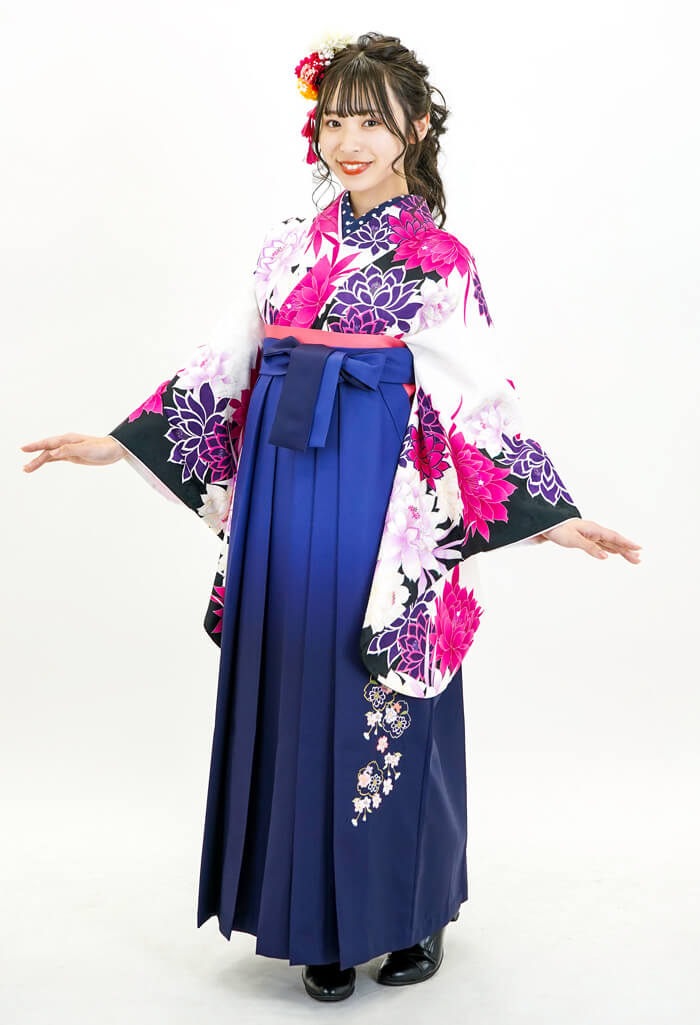 卒業式のレンタル袴：白地赤白大花×コンボカシ花かごシシュウ