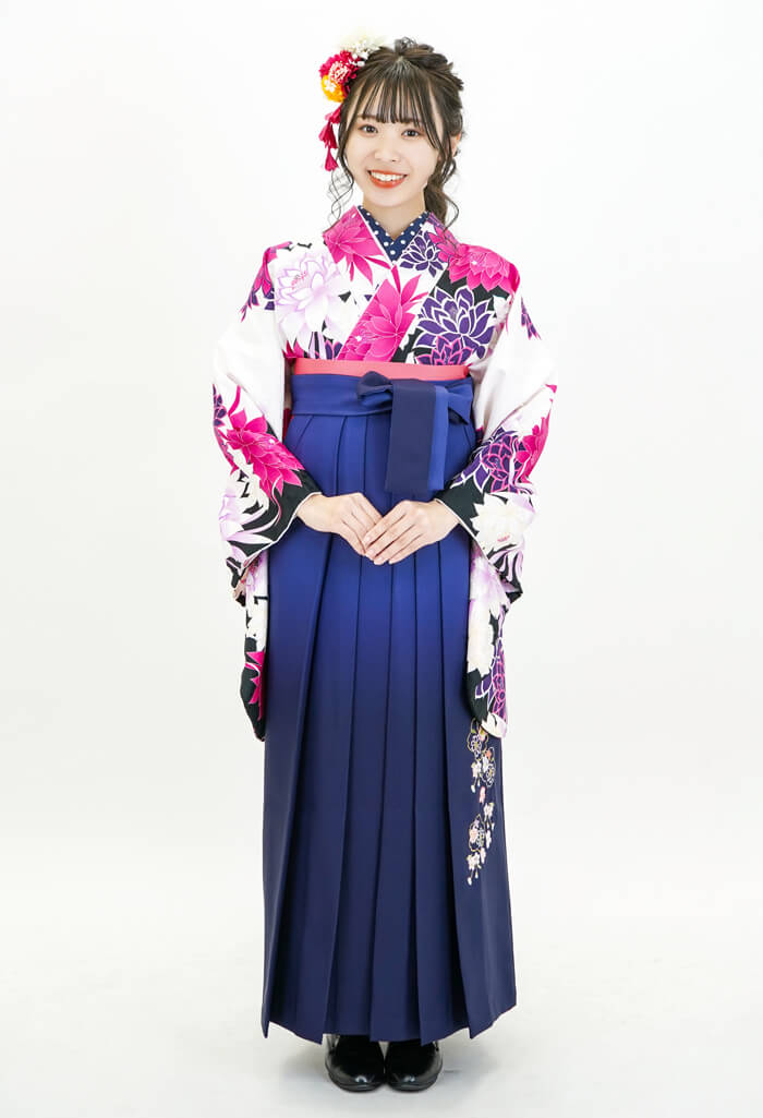 卒業式のレンタル袴：白地赤白大花×コンボカシ花かごシシュウ