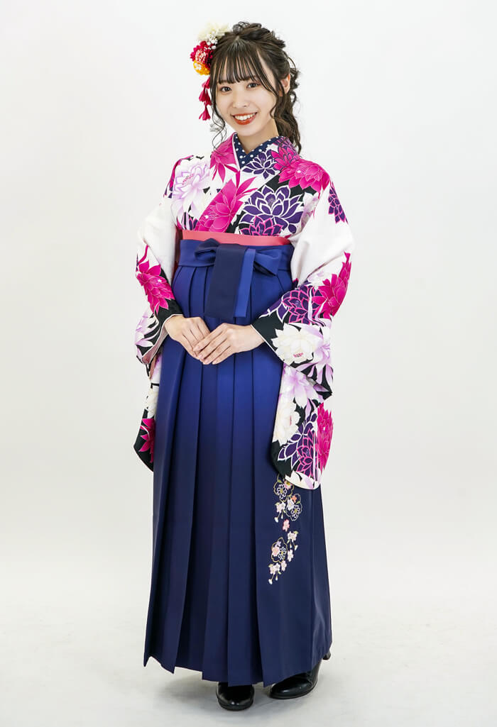 卒業式のレンタル袴：白地赤白大花×コンボカシ花かごシシュウ