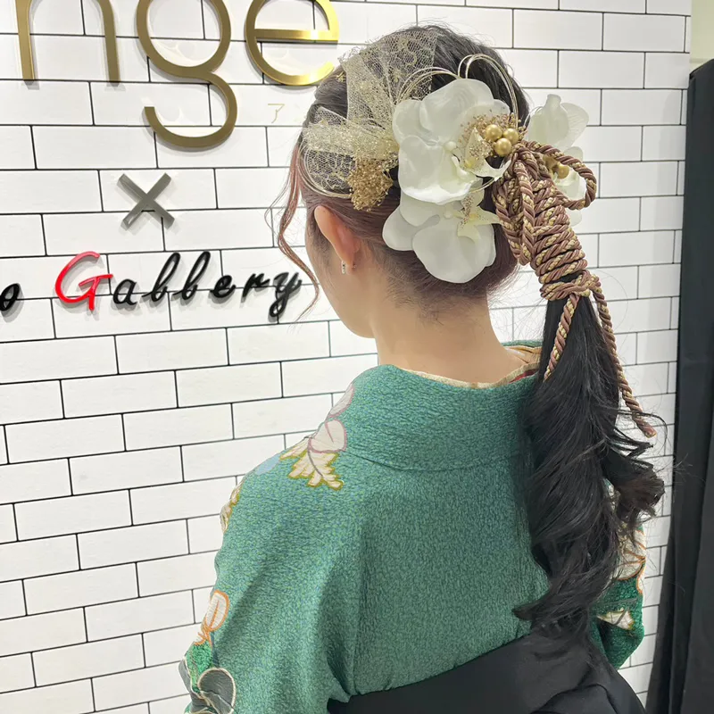 卒業式袴レンタル店アンジュを利用したお客様の写真「髪型・ヘアアレンジ・ヘアセット・紐アレンジ×ポニーテール」