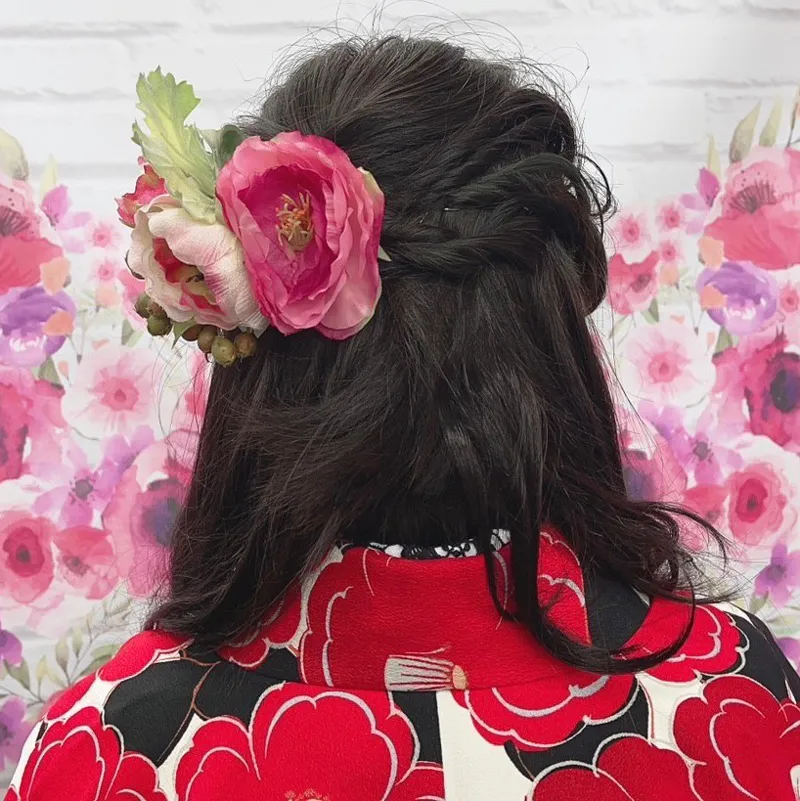 卒業式袴レンタル店アンジュを利用したお客様の写真「髪型・ヘアアレンジ・ヘアセット・花飾り×ハーフアップ」
