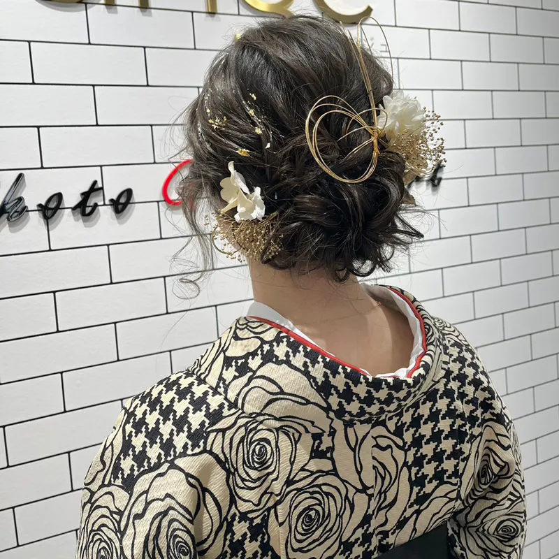 卒業式袴レンタル店アンジュを利用したお客様の写真「髪型・ヘアアレンジ・ヘアセット・水引×アップスタイル」