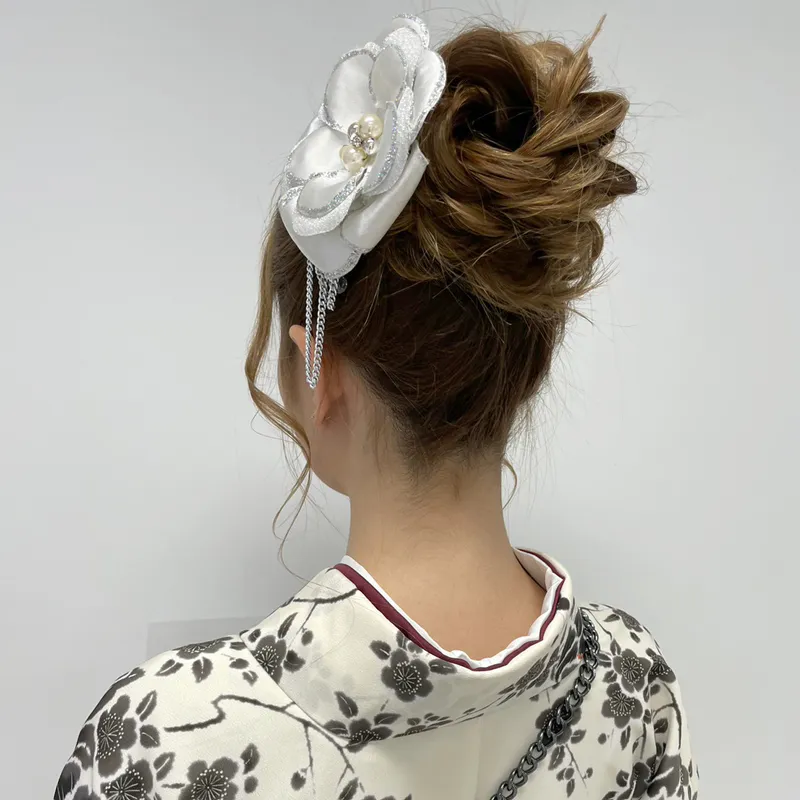 卒業式袴レンタル店アンジュを利用したお客様の写真「髪型・ヘアアレンジ・ヘアセット・高めアップスタイル・盛り髪」