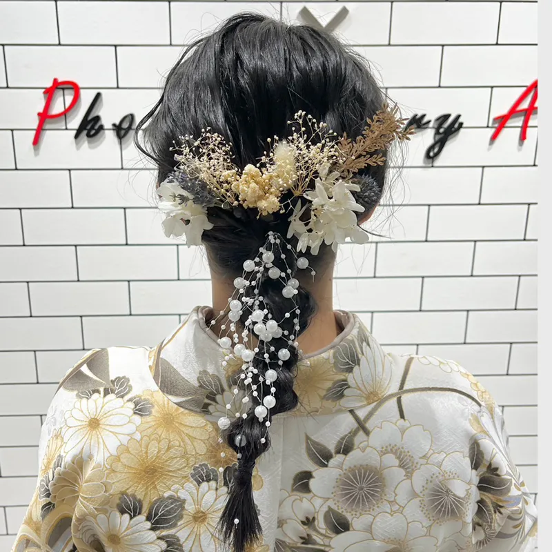 卒業式袴レンタル店アンジュを利用したお客様の写真「髪型・ヘアアレンジ・ヘアセット・ドライフラワー×玉ねぎポニー」