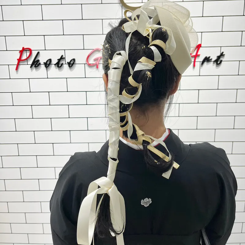 卒業式袴レンタル店アンジュを利用したお客様の写真「髪型・ヘアアレンジ・ストレートポニー×リボンアレンジ」