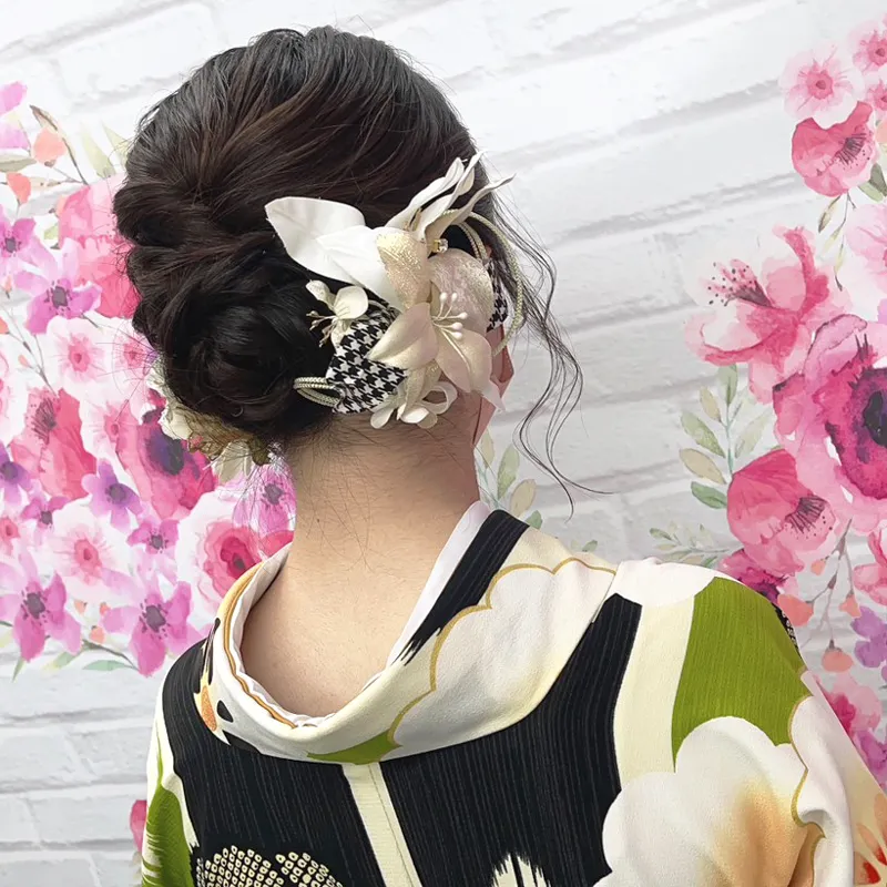 卒業式袴レンタル店アンジュを利用したお客様の写真「髪型・ヘアアレンジ・ヘアセット・アップ×サイド髪飾り」