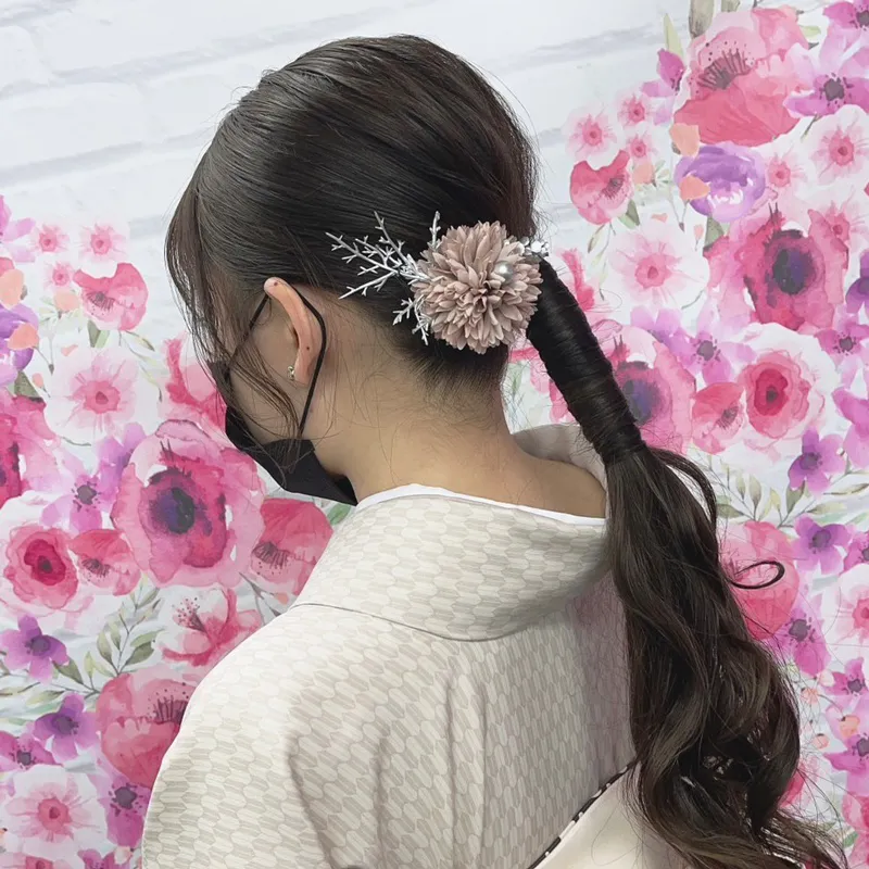 卒業式袴レンタル店アンジュを利用したお客様の写真「髪型・ヘアアレンジ・ヘアセット・すっきりポニーテール」