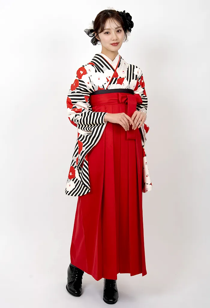 白×黒縞に椿×赤