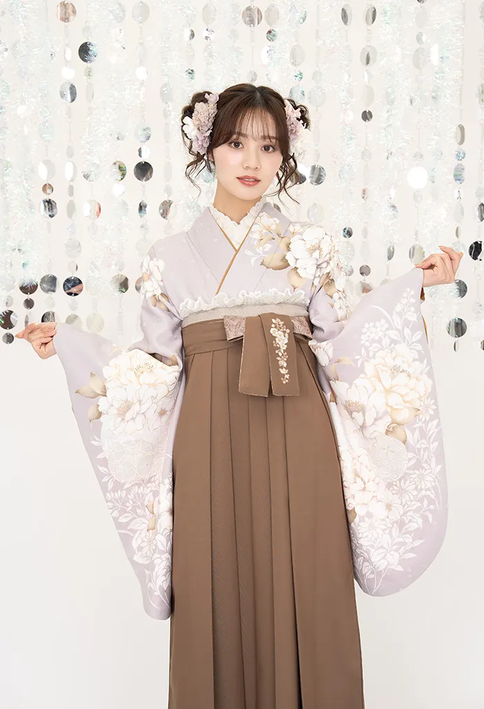 卒業式袴レンタル EE9013_CLS956 着物：モーウ゛ピンクブロッサム 袴：チャイロ紐レース調サクラ刺繍