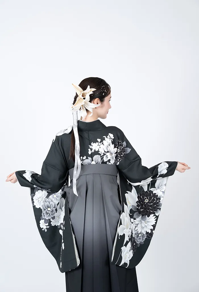 卒業式袴レンタル EE9014_K00005 着物：フォレスト×白百合クリスタル 袴：グレー×黒ぼかし
