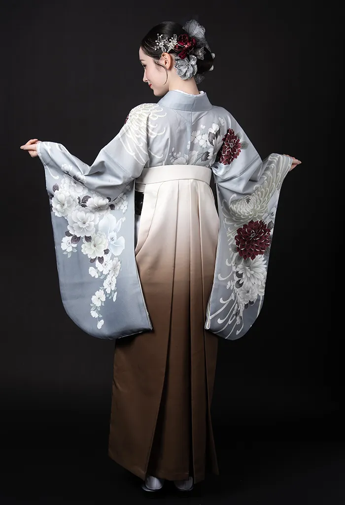 卒業式袴レンタル EE9015_MCB934 着物：シフォングレー×乱菊クリスタル 袴：抹茶クリームボカシ紐水玉