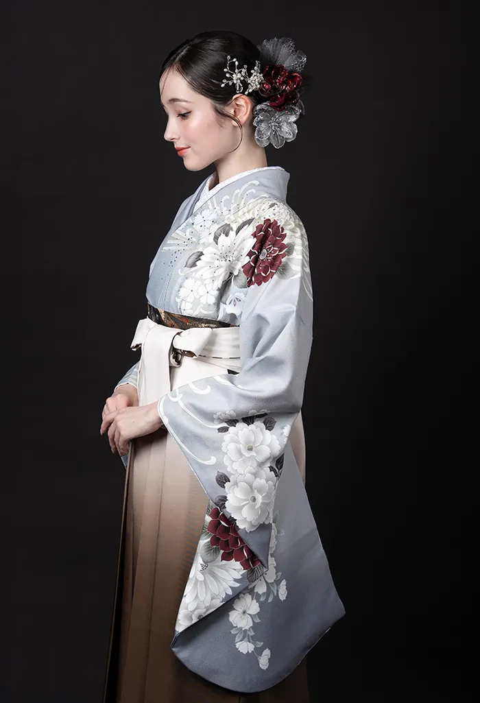 卒業式袴レンタル EE9015_MCB934 着物：シフォングレー×乱菊クリスタル 袴：抹茶クリームボカシ紐水玉